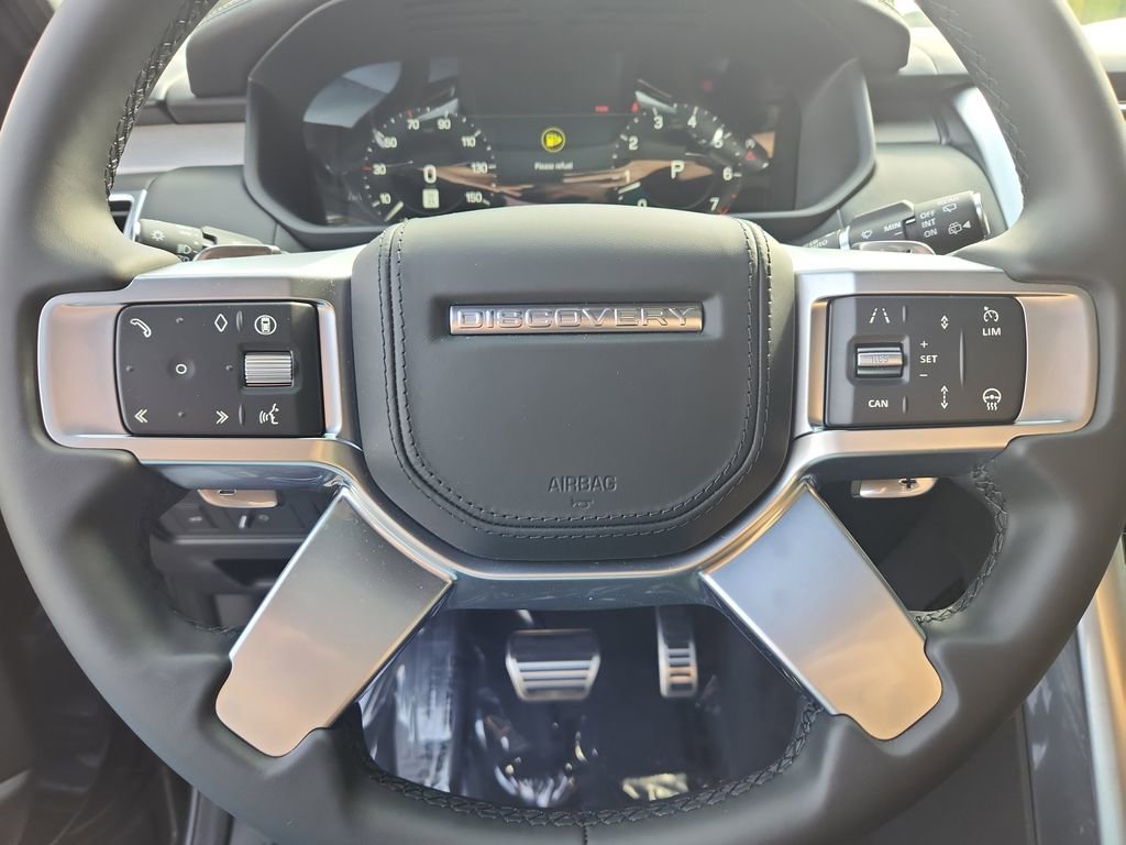 New 2026 Land Rover Discovery Limited Edition image 18