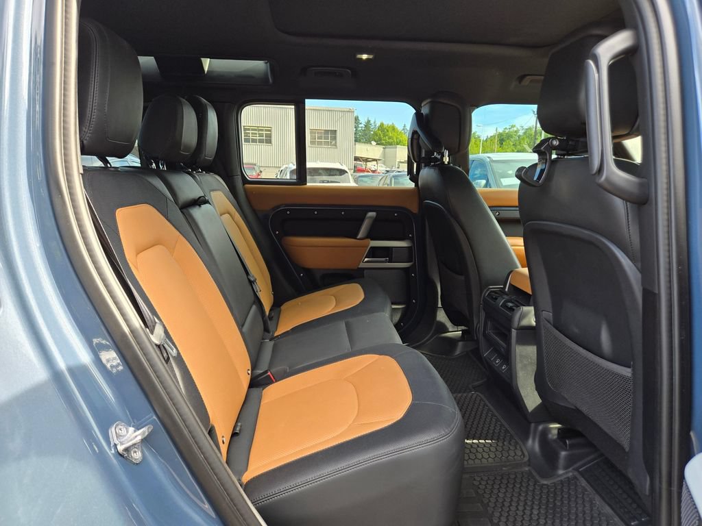 Used 2024 Land Rover Defender 110 X-Dynamic SE AWD/4WD image 12