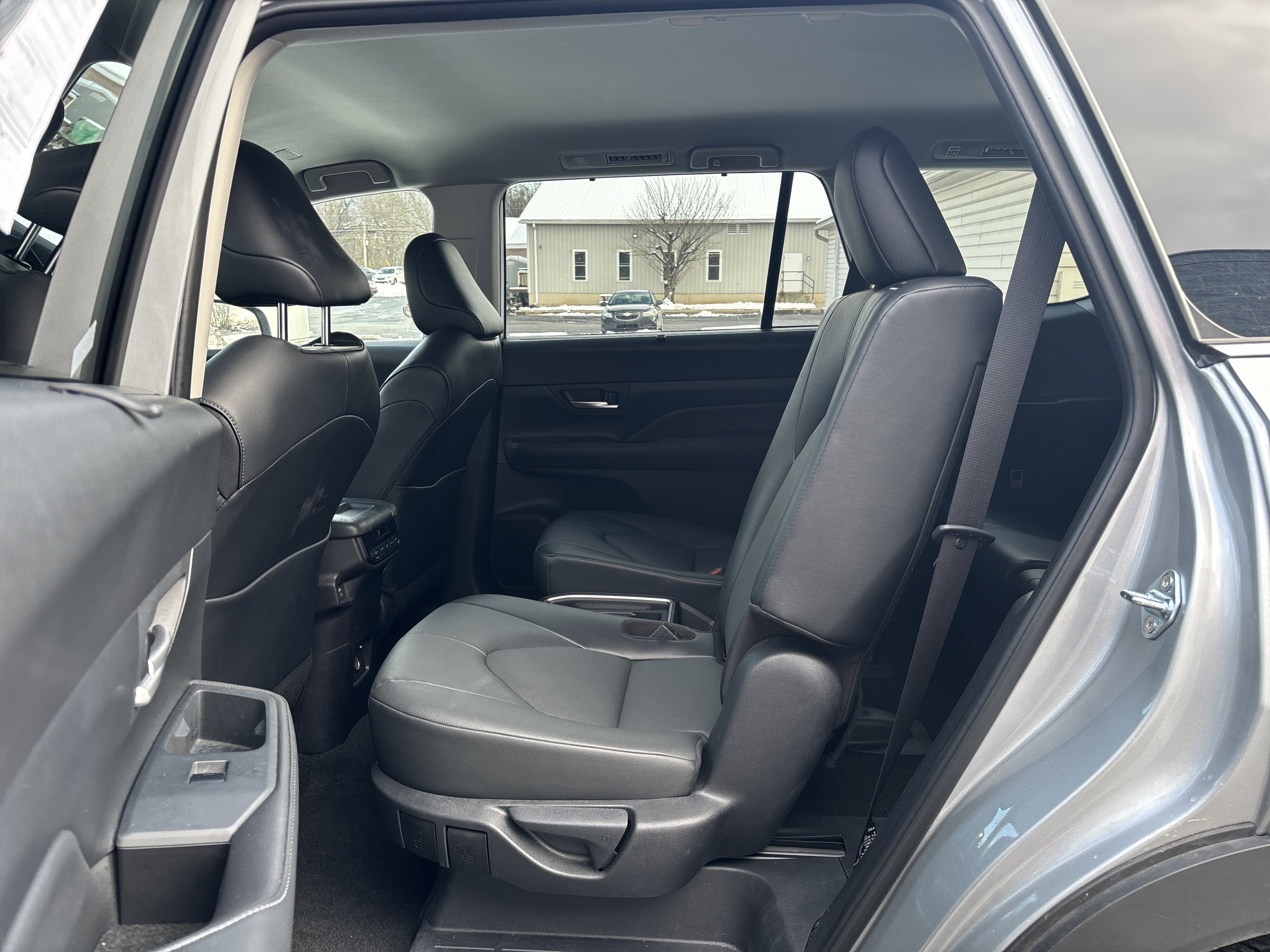Used 2025 Toyota Grand Highlander AWD image 14
