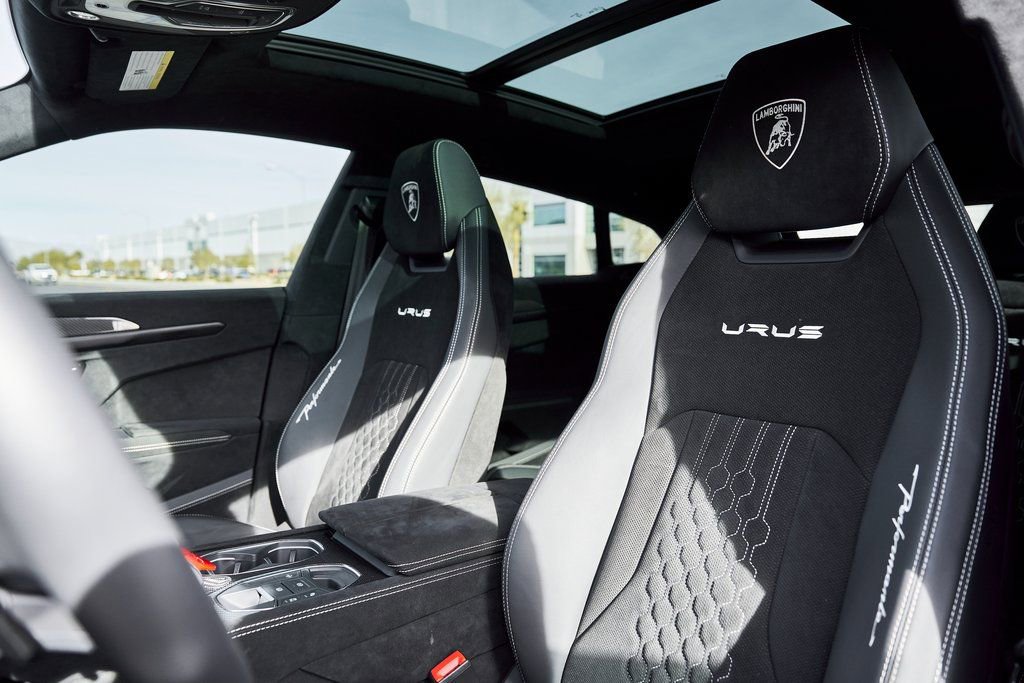 Used 2024 Lamborghini Urus Performante image 51