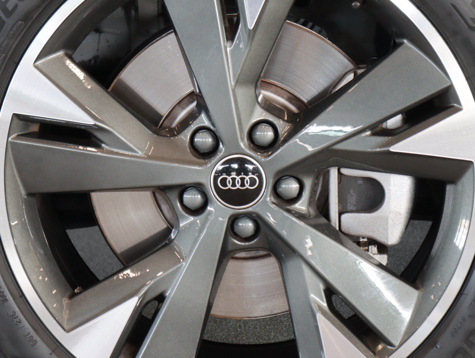 Used 2024 Audi Q4 e-tron Prestige w/ Black Optic Package AWD/4WD image 5