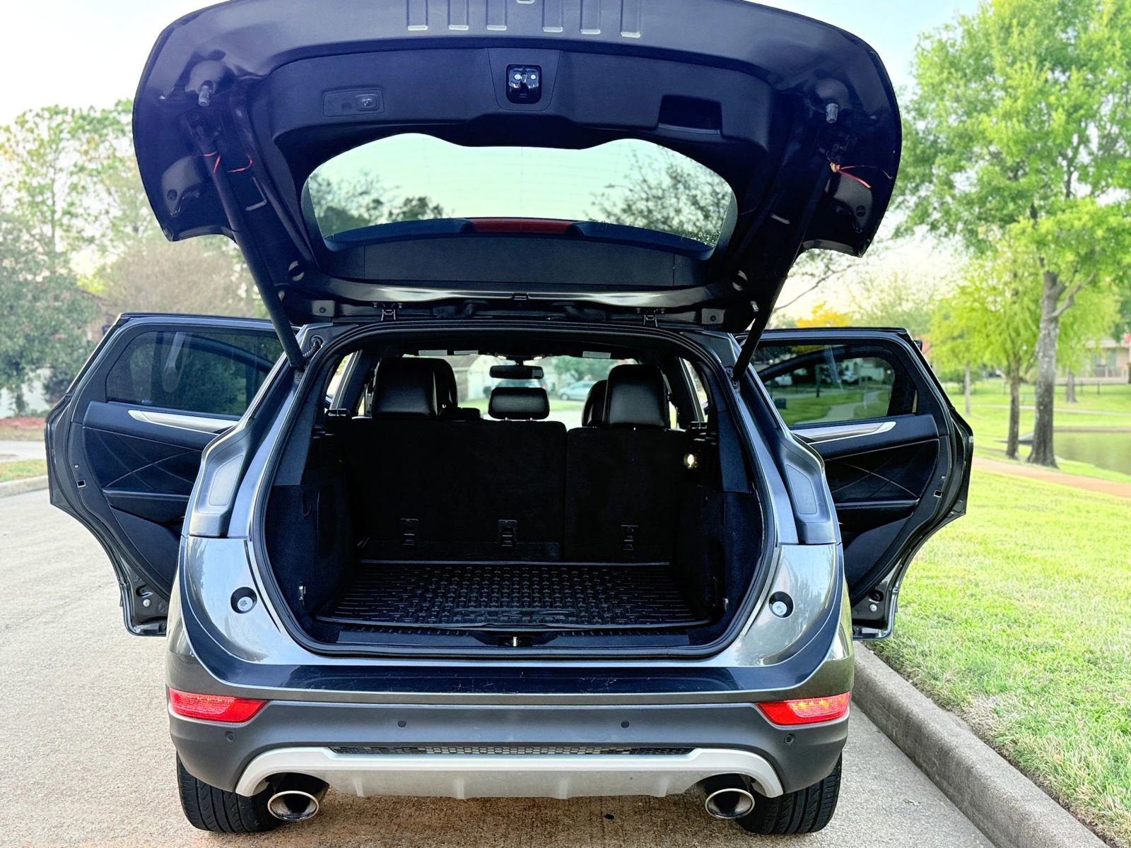 Used 2017 Lincoln MKC Premiere image 14