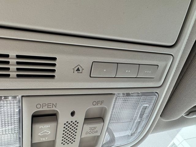 Used 2014 Honda Odyssey Touring image 23