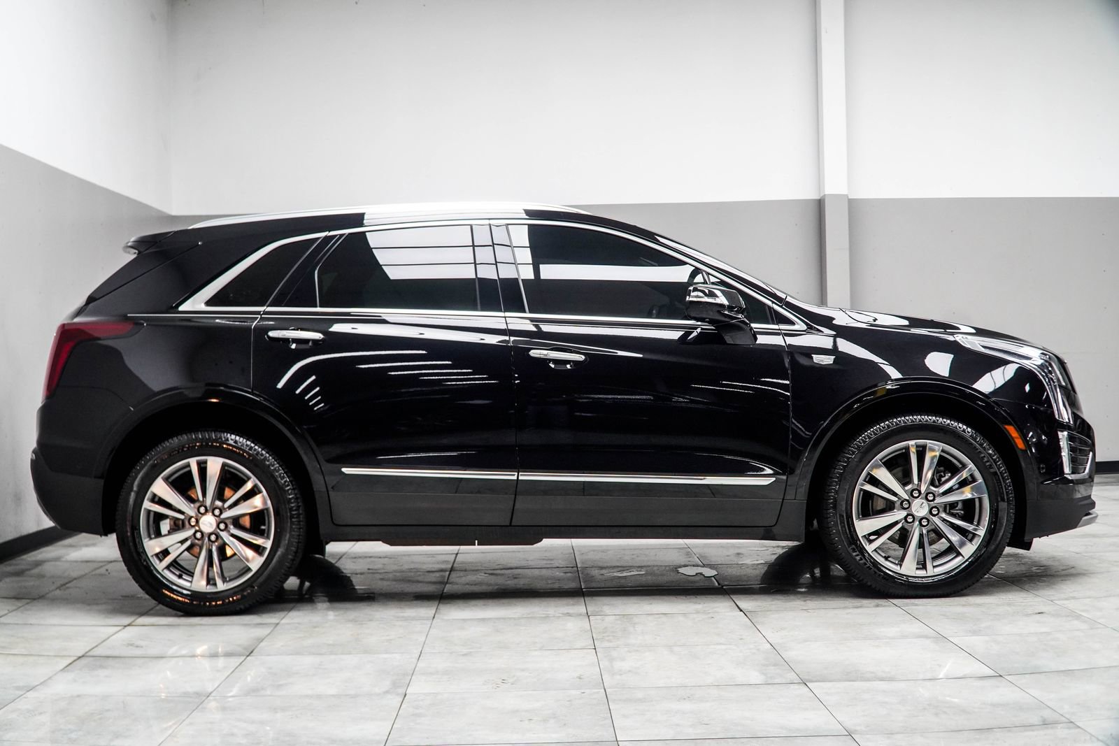 Used 2021 Cadillac XT5 Premium Luxury FWD image 6
