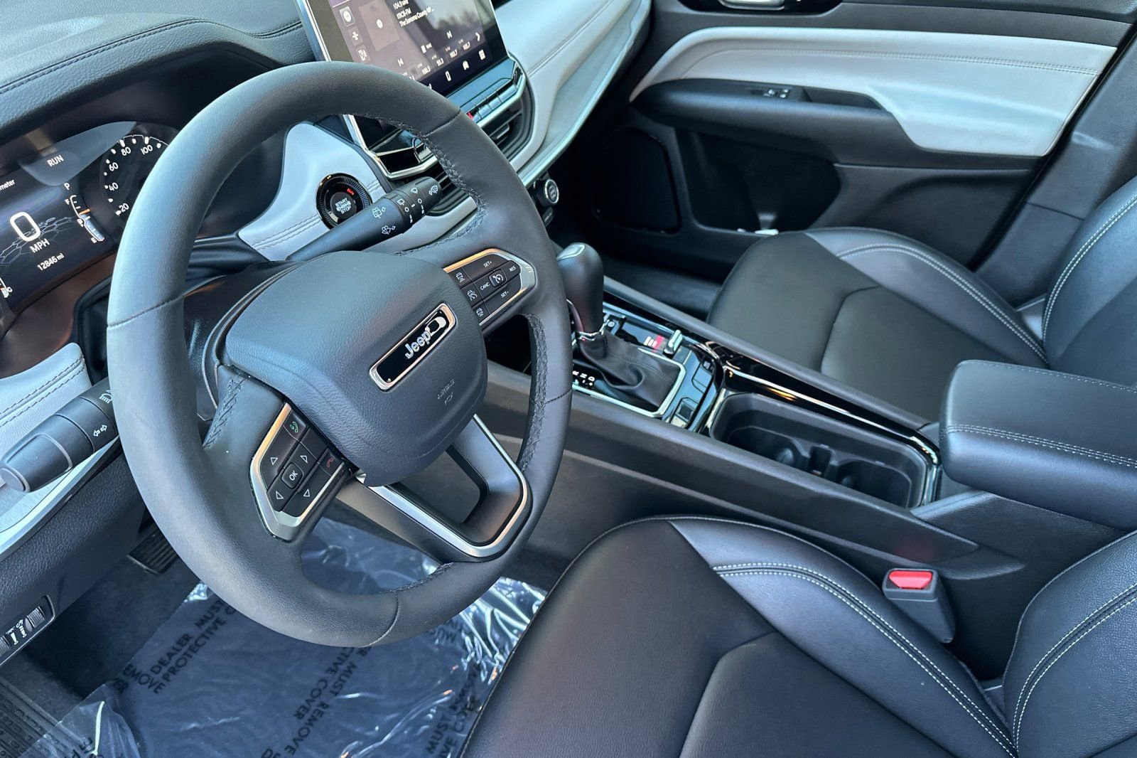 Used 2025 Jeep Compass Limited image 10