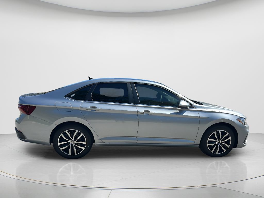 New 2026 Volkswagen Jetta SE image 6