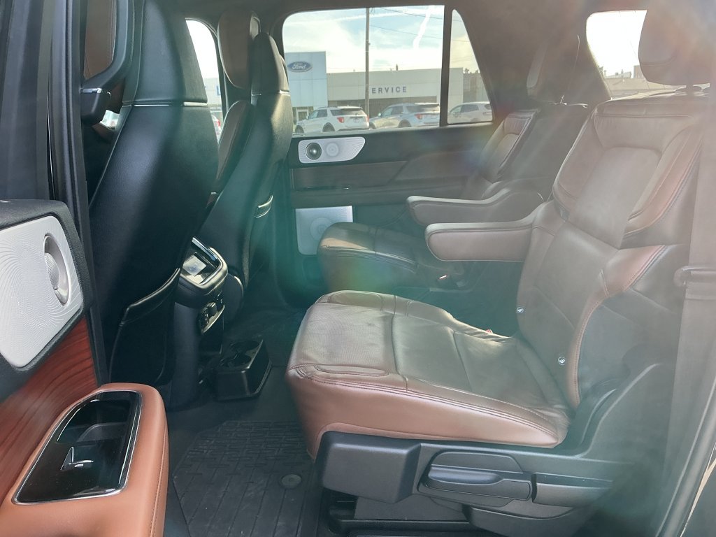 Used 2023 Lincoln Navigator L Reserve AWD/4WD image 19