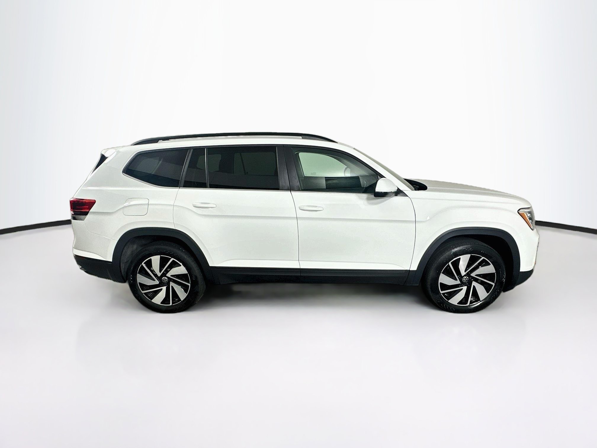 Used 2025 Volkswagen Atlas SE FWD image 10