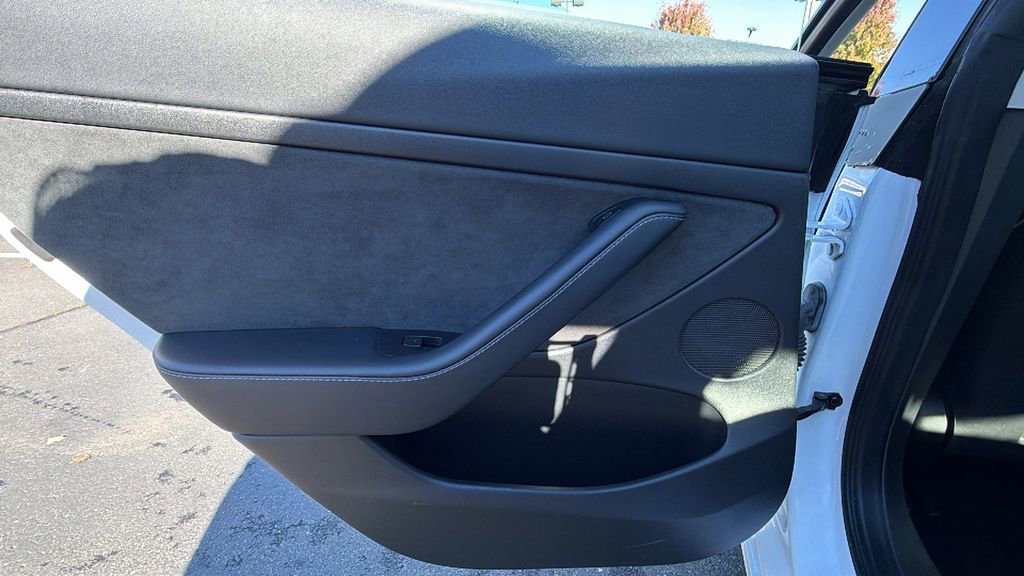 Used 2023 Tesla Model 3 Standard Range image 13