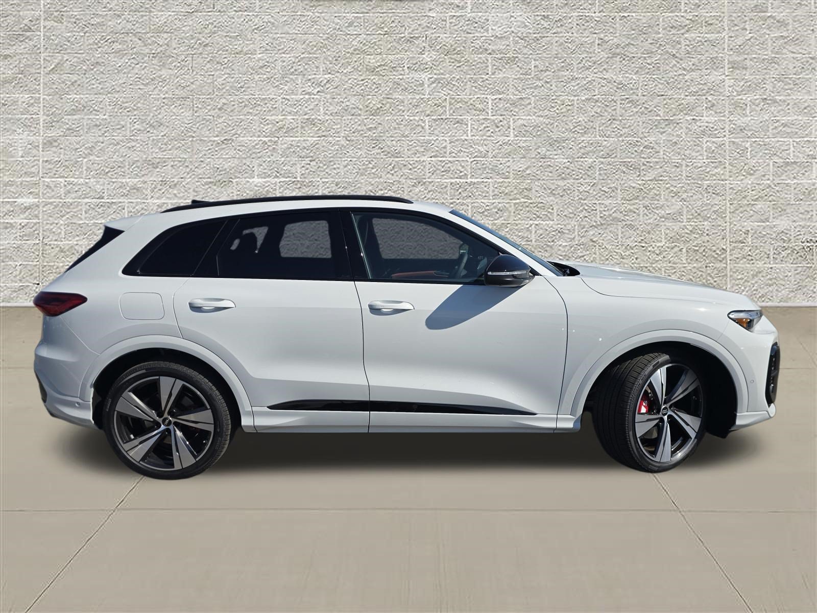 New 2026 Audi SQ5 Premium Plus AWD/4WD image 8