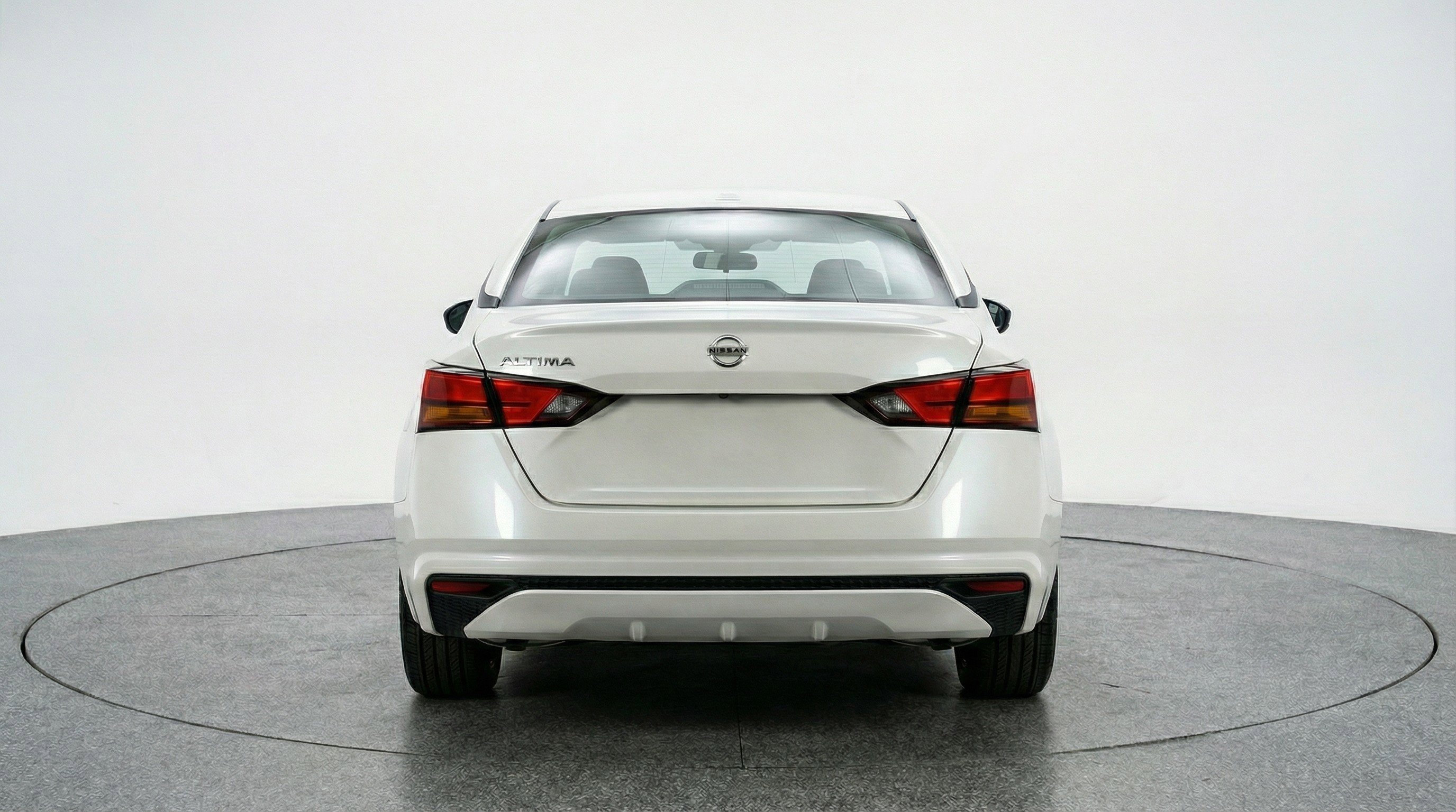 Used 2025 Nissan Altima 2.5 SV FWD image 7
