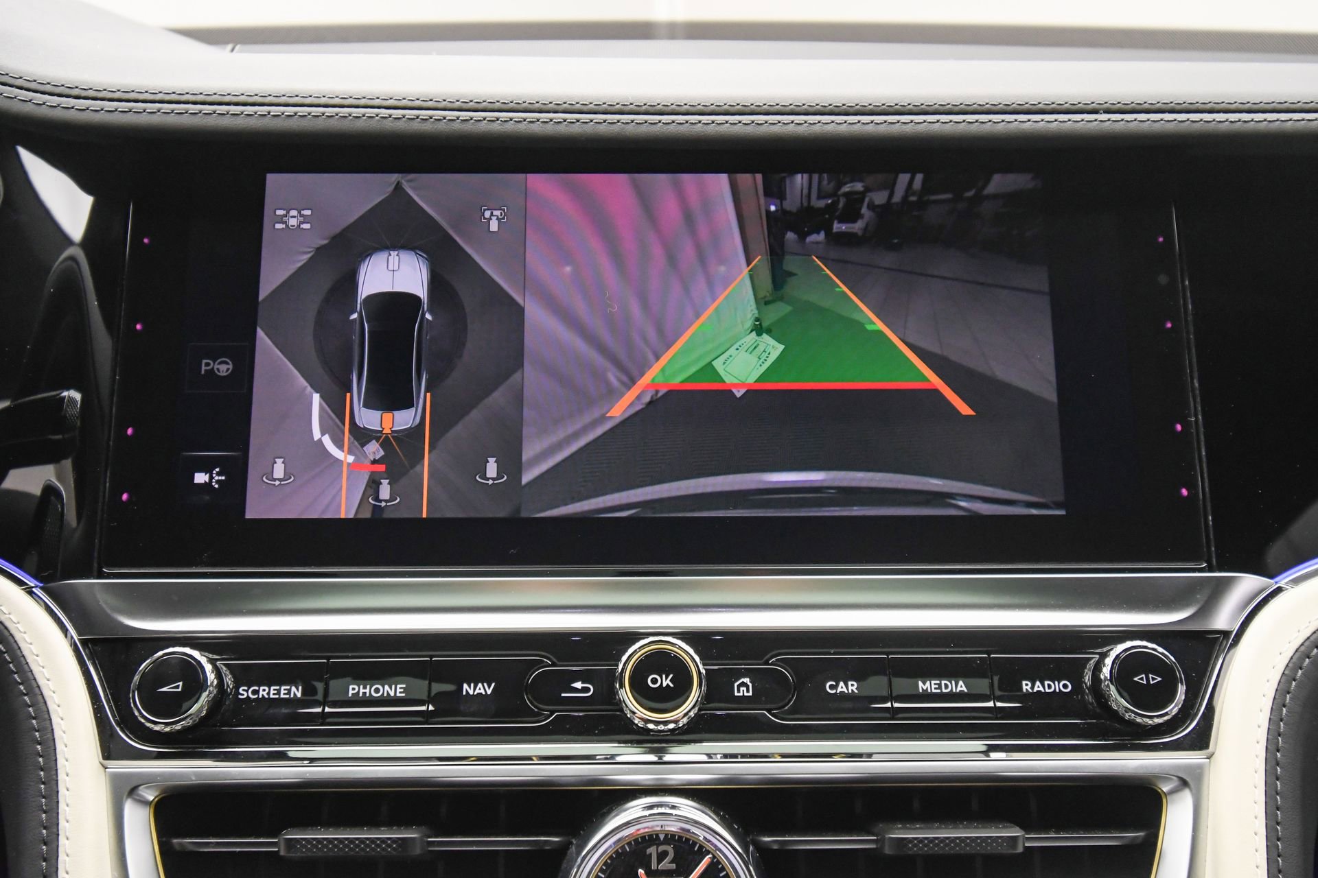 New 2025 Bentley Flying Spur Plug-In Hybrid image 39