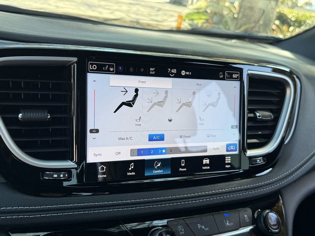 New 2026 Chrysler Pacifica Select image 53