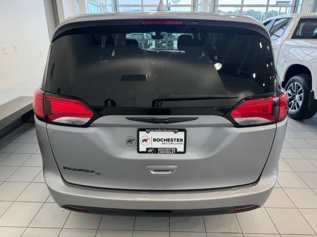 Used 2019 Chrysler Pacifica Touring Plus w/ S Appearance Package FWD image 42