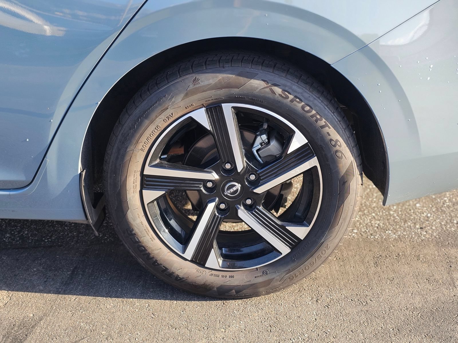 Used 2024 Nissan Sentra SV FWD image 9