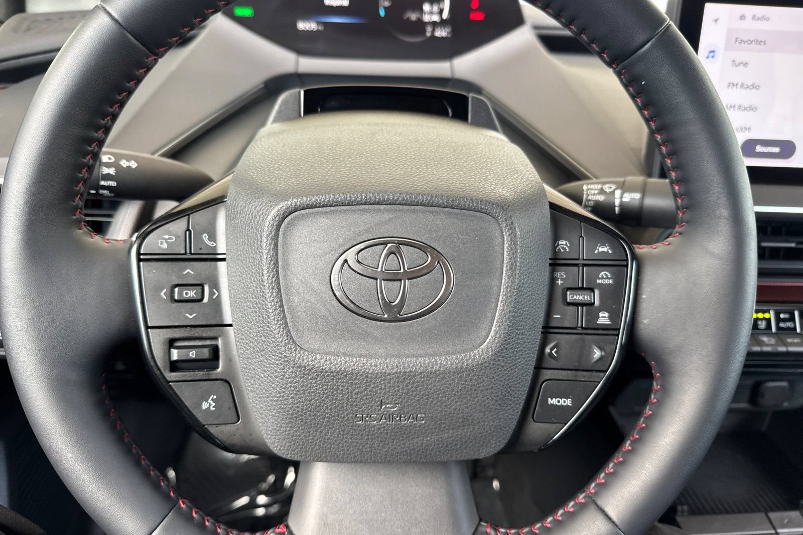 Used 2023 Toyota Prius Prime Premium FWD image 28