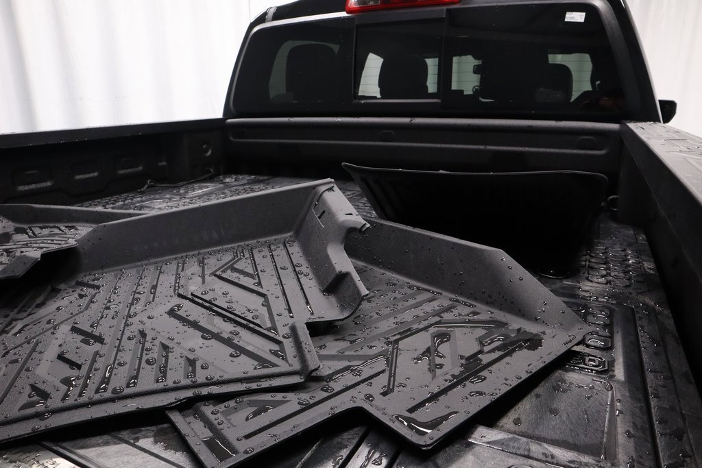 Used 2026 Chevrolet Colorado ZR2 w/ Technology Package image 17