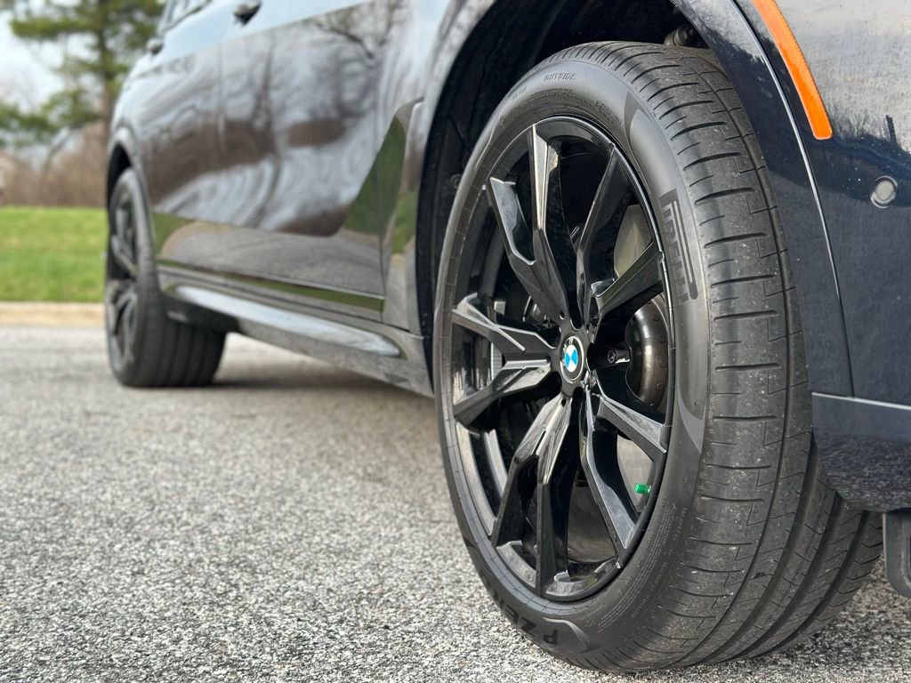 Certified 2025 BMW X7 M60i image 9