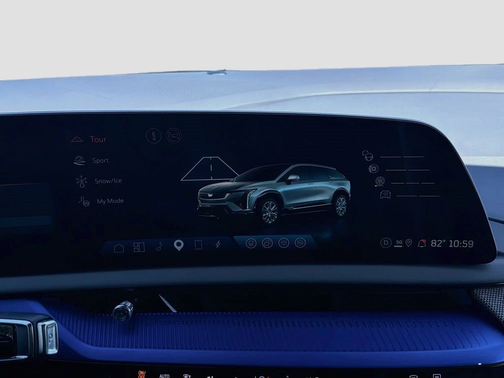 Certified 2025 Cadillac Optiq Sport 1 w/ LPO, ONYX Package AWD/4WD image 29