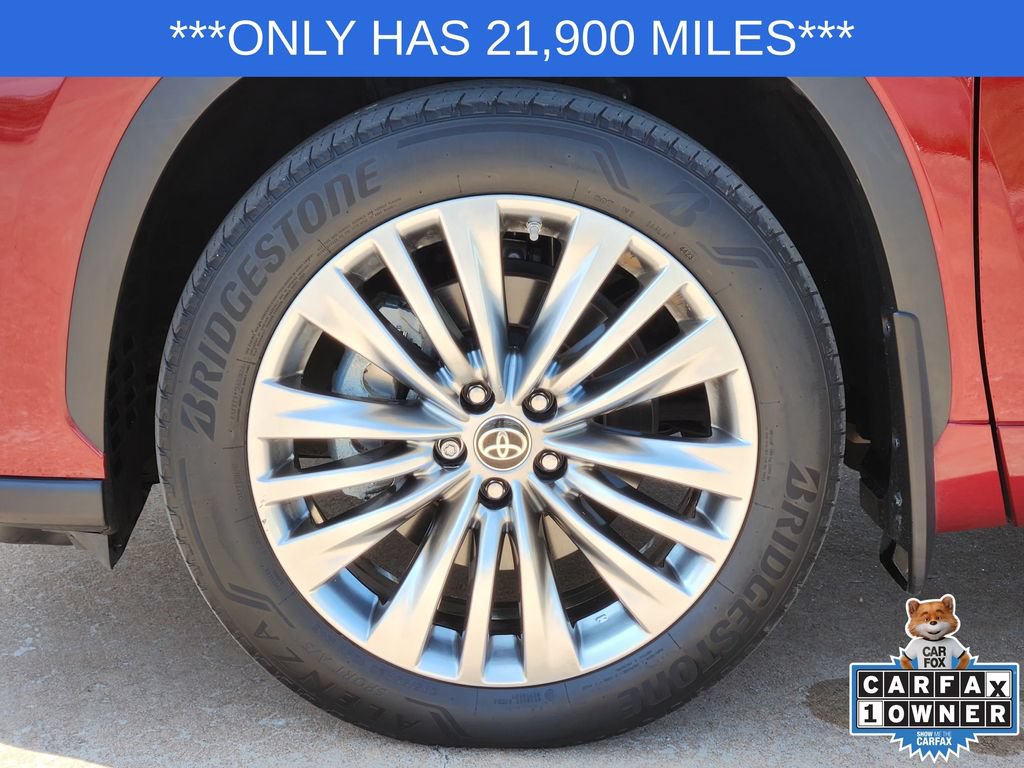Used 2024 Toyota Highlander Platinum AWD/4WD image 11