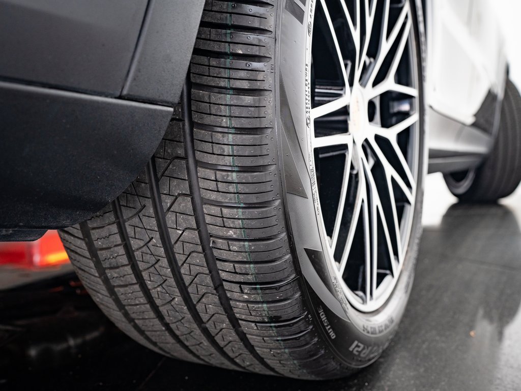 Used 2024 Porsche Cayenne image 38