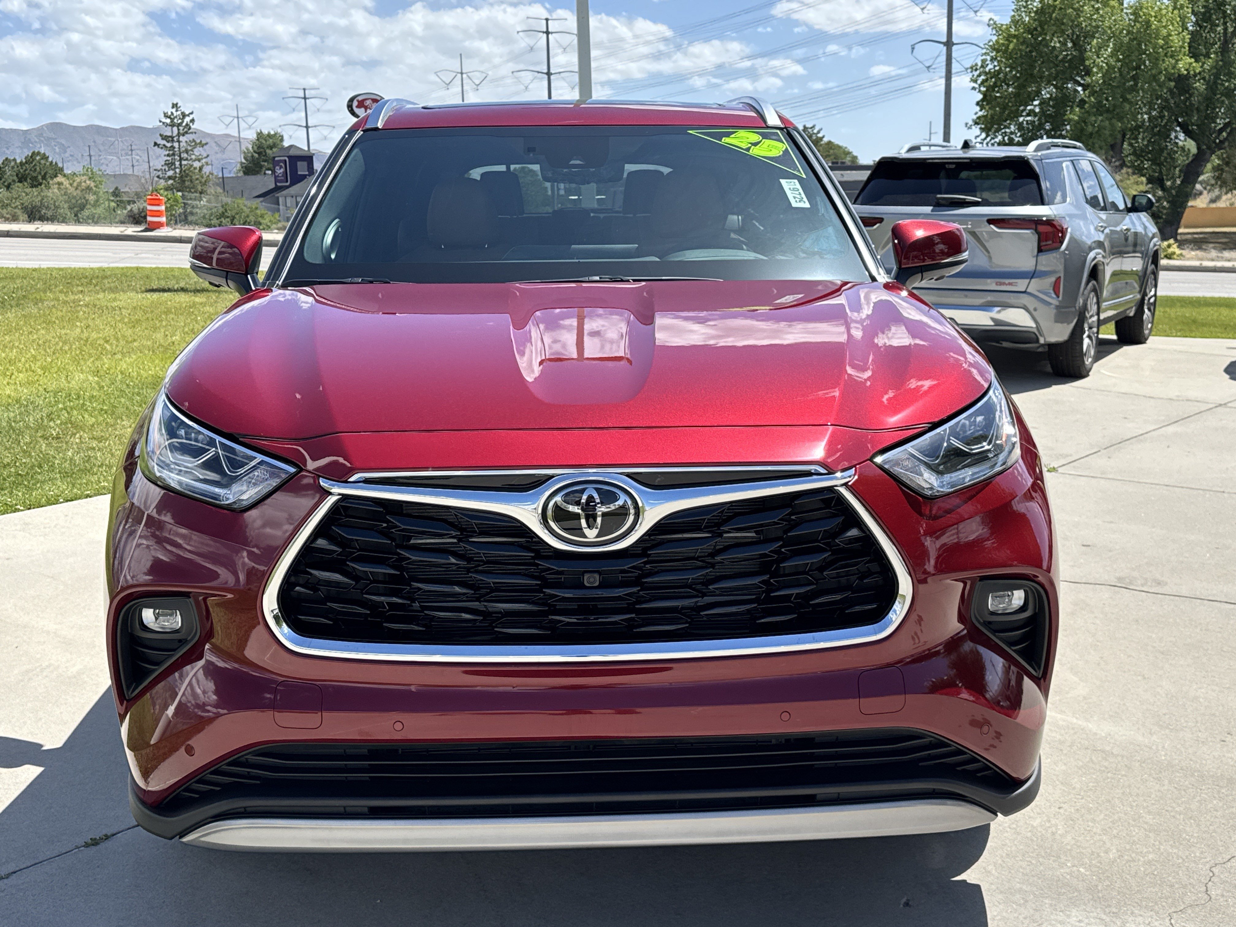 Used 2025 Toyota Highlander Platinum AWD/4WD image 8