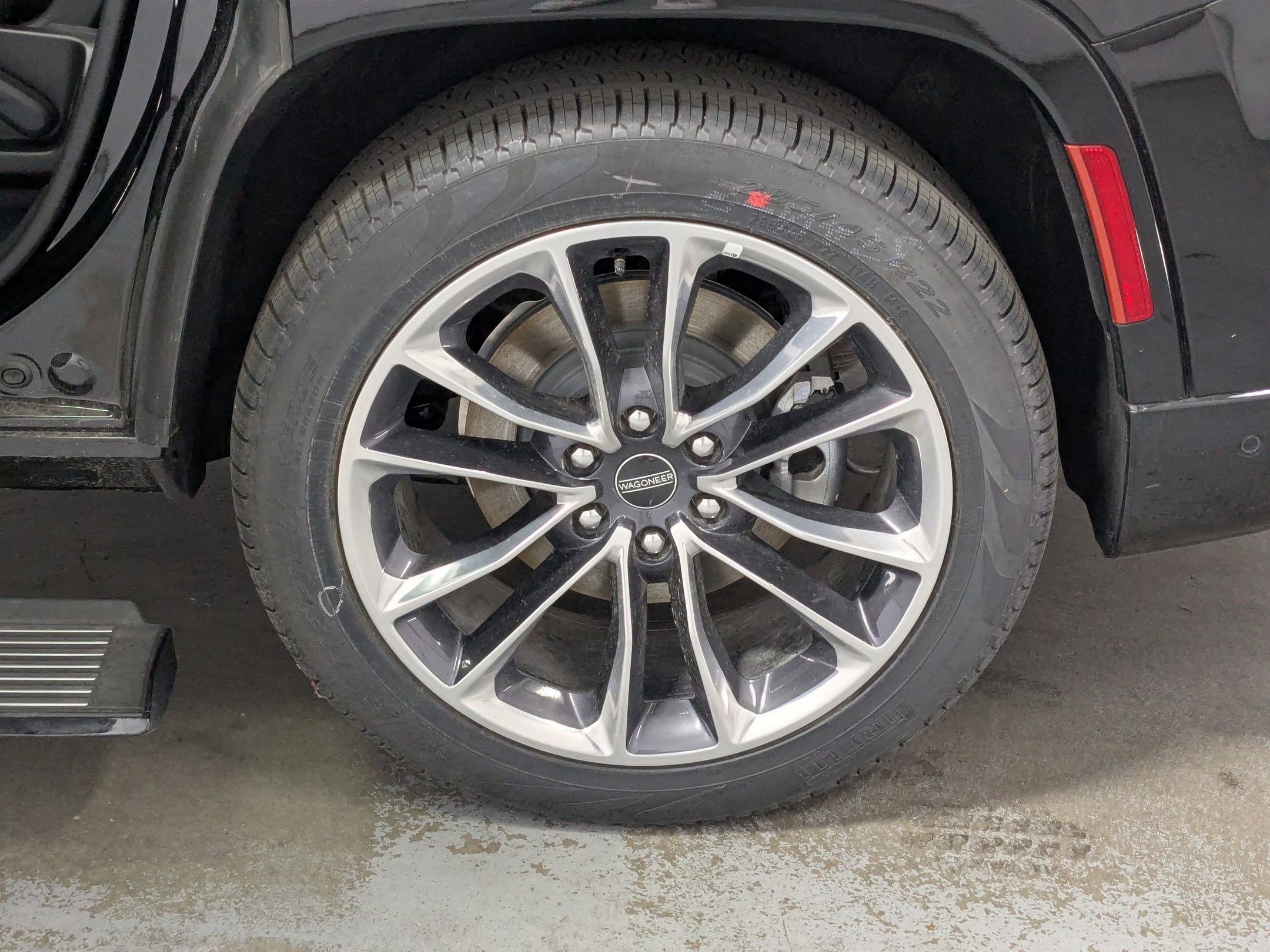 New 2025 Jeep Wagoneer Series III w/ Premium Group I image 17