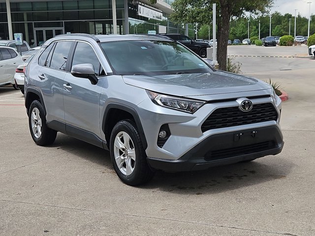 Used 2021 Toyota RAV4 XLE image 3