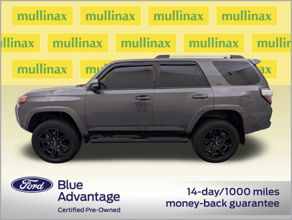 Used 2022 Toyota 4Runner SR5 Premium AWD/4WD image 10