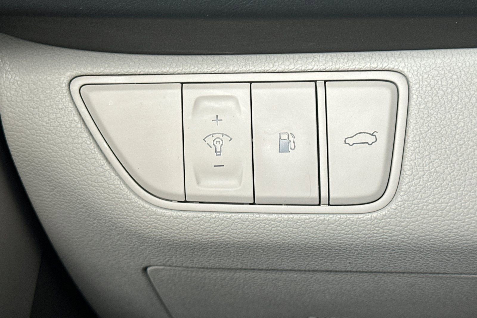 Used 2023 Genesis G70 2.0T image 35