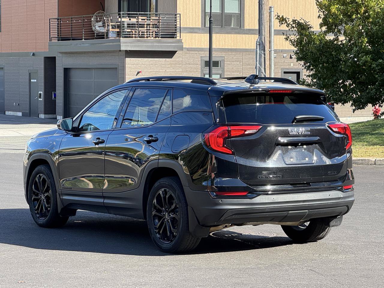 Used 2021 GMC Terrain SLT w/ Elevation Edition AWD/4WD image 4