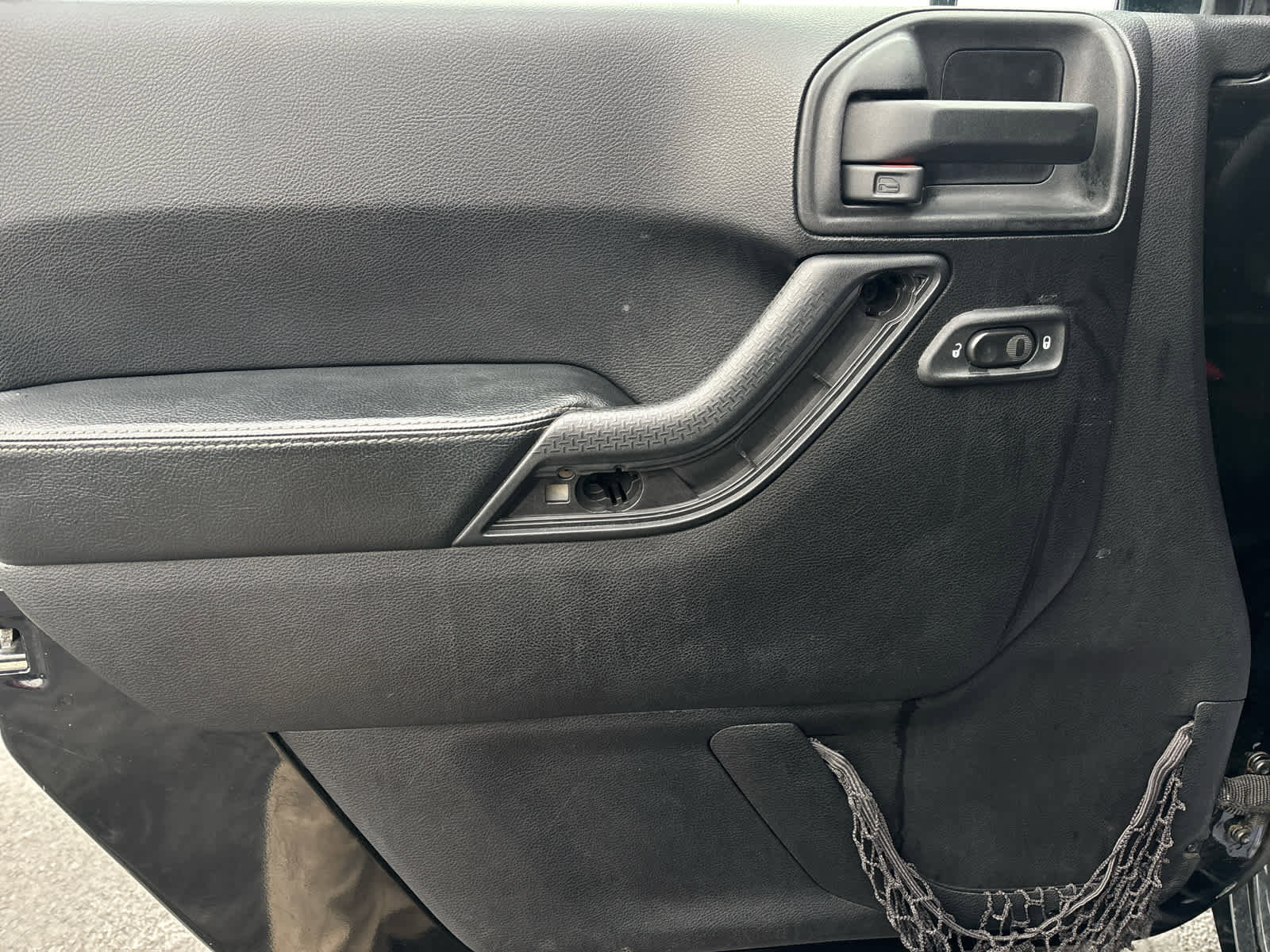 Used 2014 Jeep Wrangler Unlimited Rubicon image 33