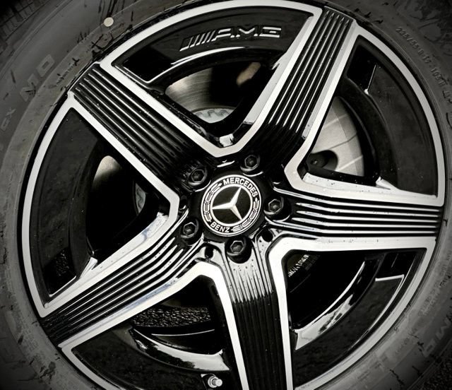 New 2026 Mercedes-Benz GLC 300 4MATIC image 9