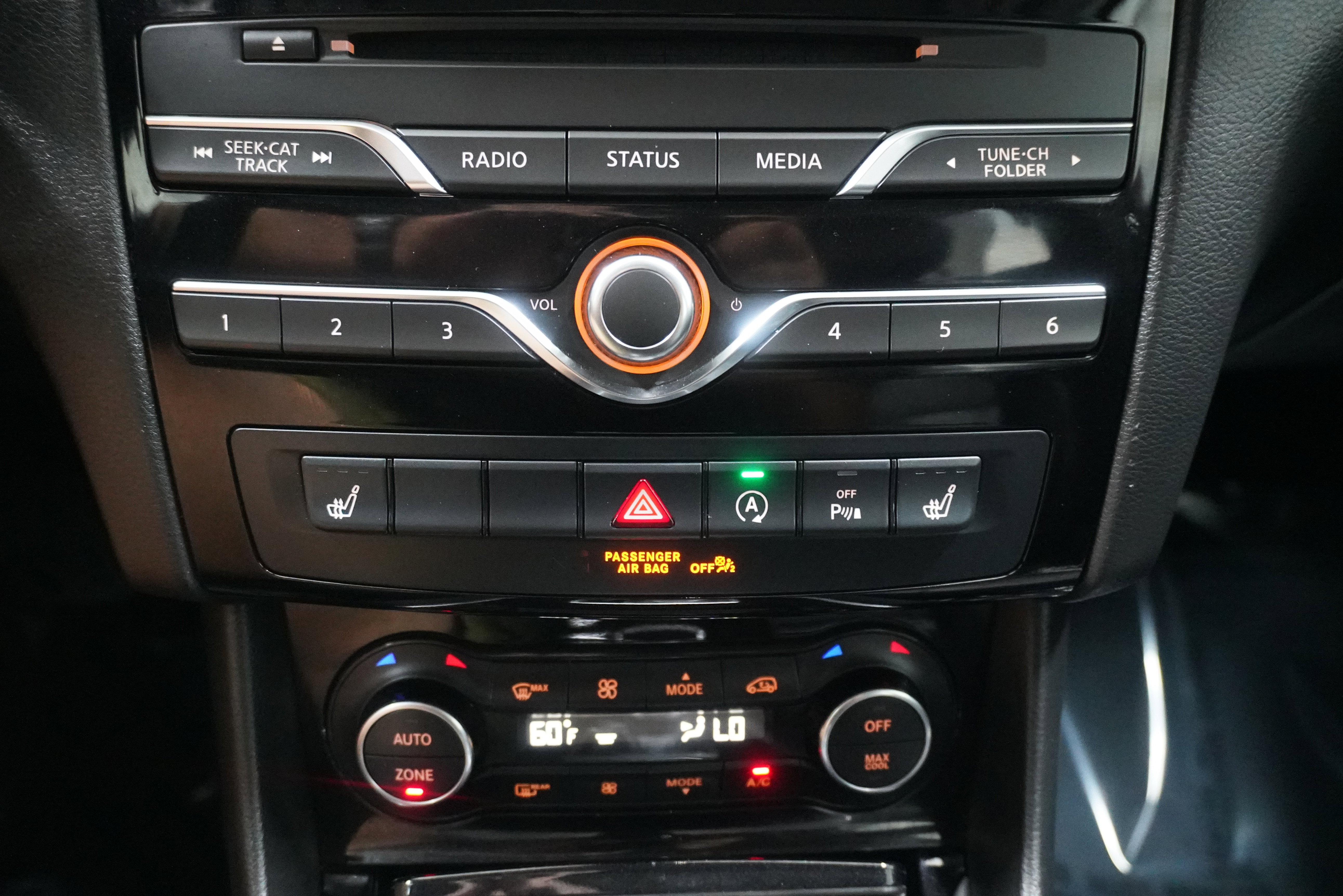 Used 2017 INFINITI QX30 Premium w/ Navigation Package FWD image 19