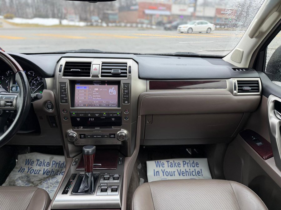 Used 2014 Lexus GX 460 Luxury w/ Driver Support Package image 29