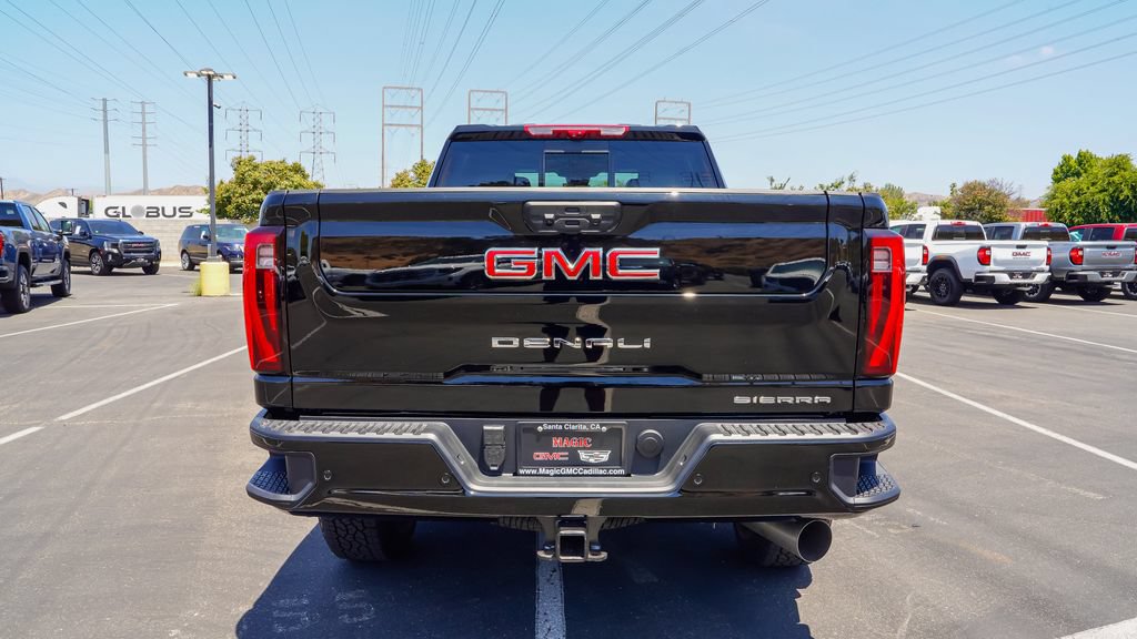 New 2026 GMC Sierra 2500 Denali w/ Denali Reserve Package AWD/4WD image 9