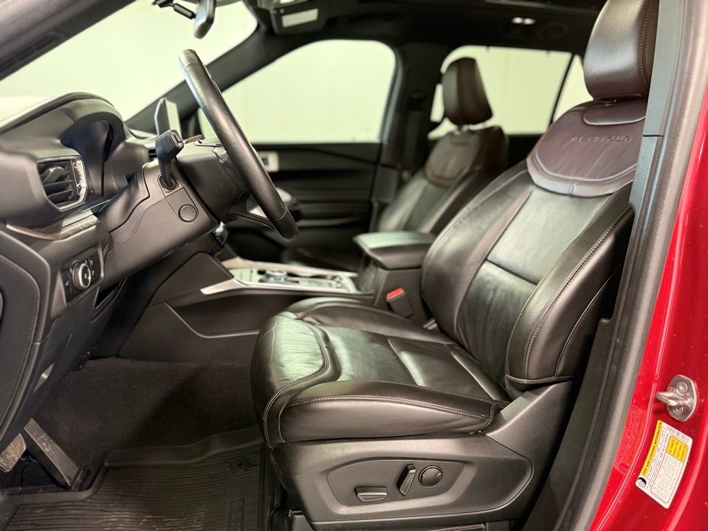 Used 2023 Ford Explorer Platinum w/ Technology Package AWD/4WD image 11