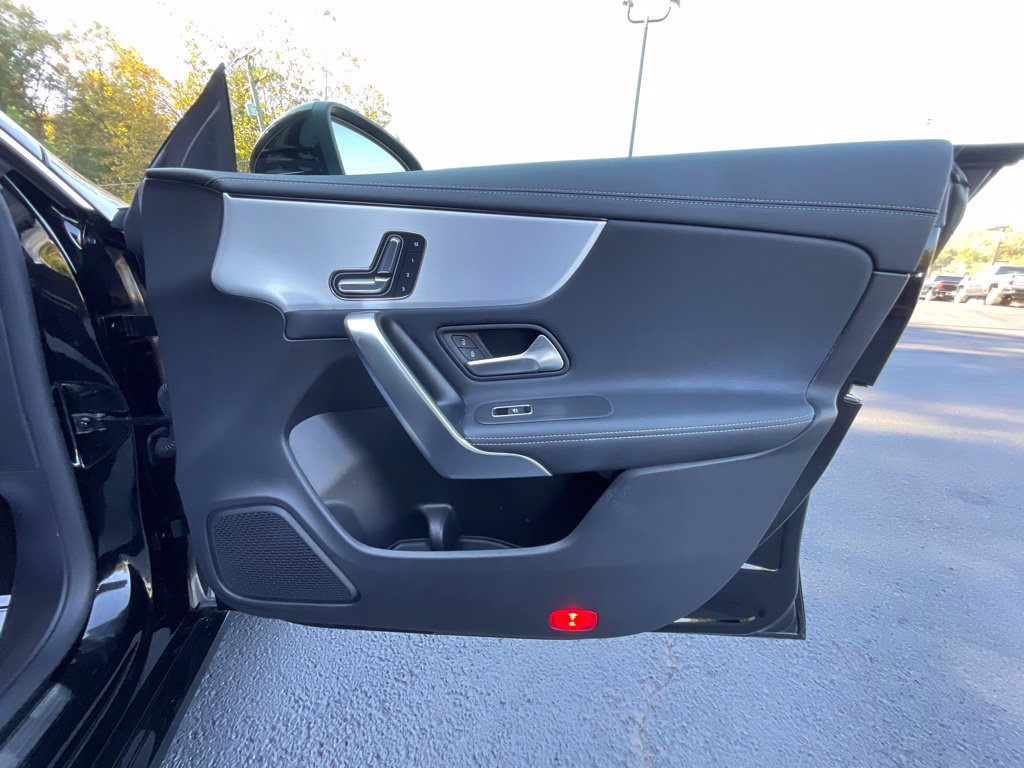 Used 2025 Mercedes-Benz CLA 250 4MATIC image 21