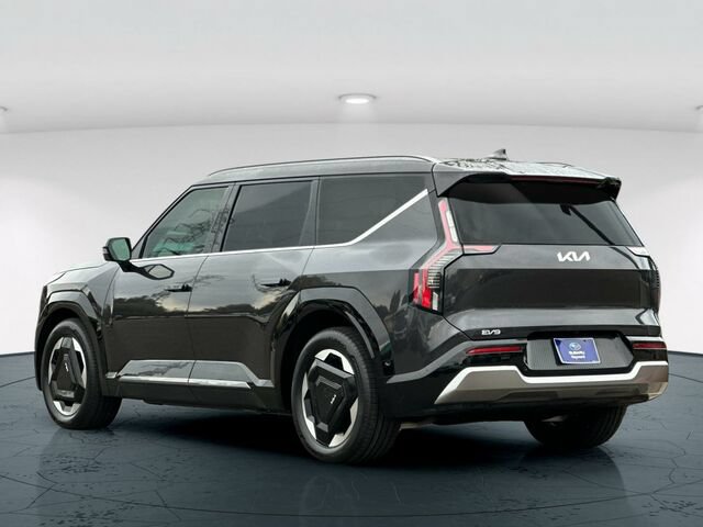 Used 2024 Kia EV9 Land AWD/4WD image 4
