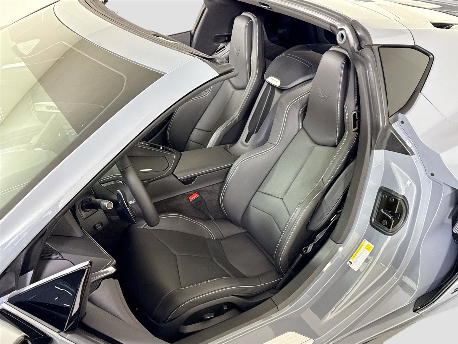 Used 2025 Chevrolet Corvette Z06 RWD image 14