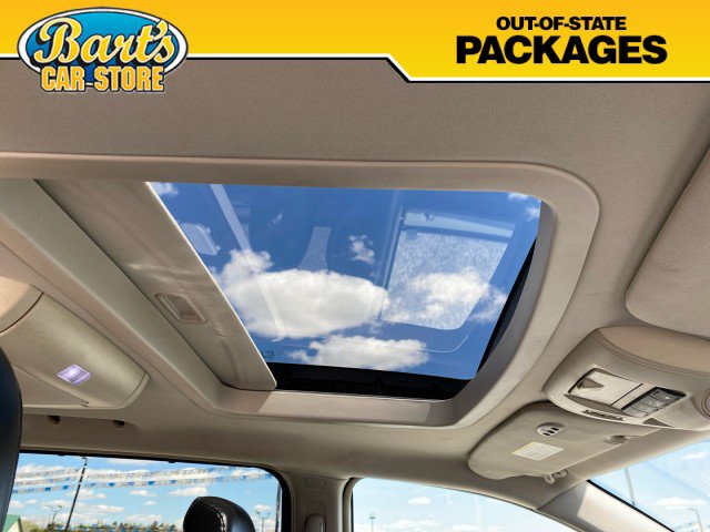 Used 2015 Chrysler Town & Country Limited Platinum FWD image 15