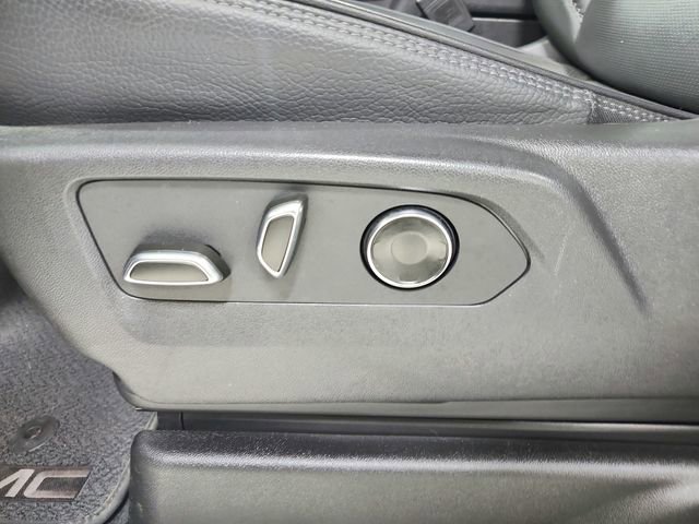 Used 2025 GMC Yukon XL Denali image 20