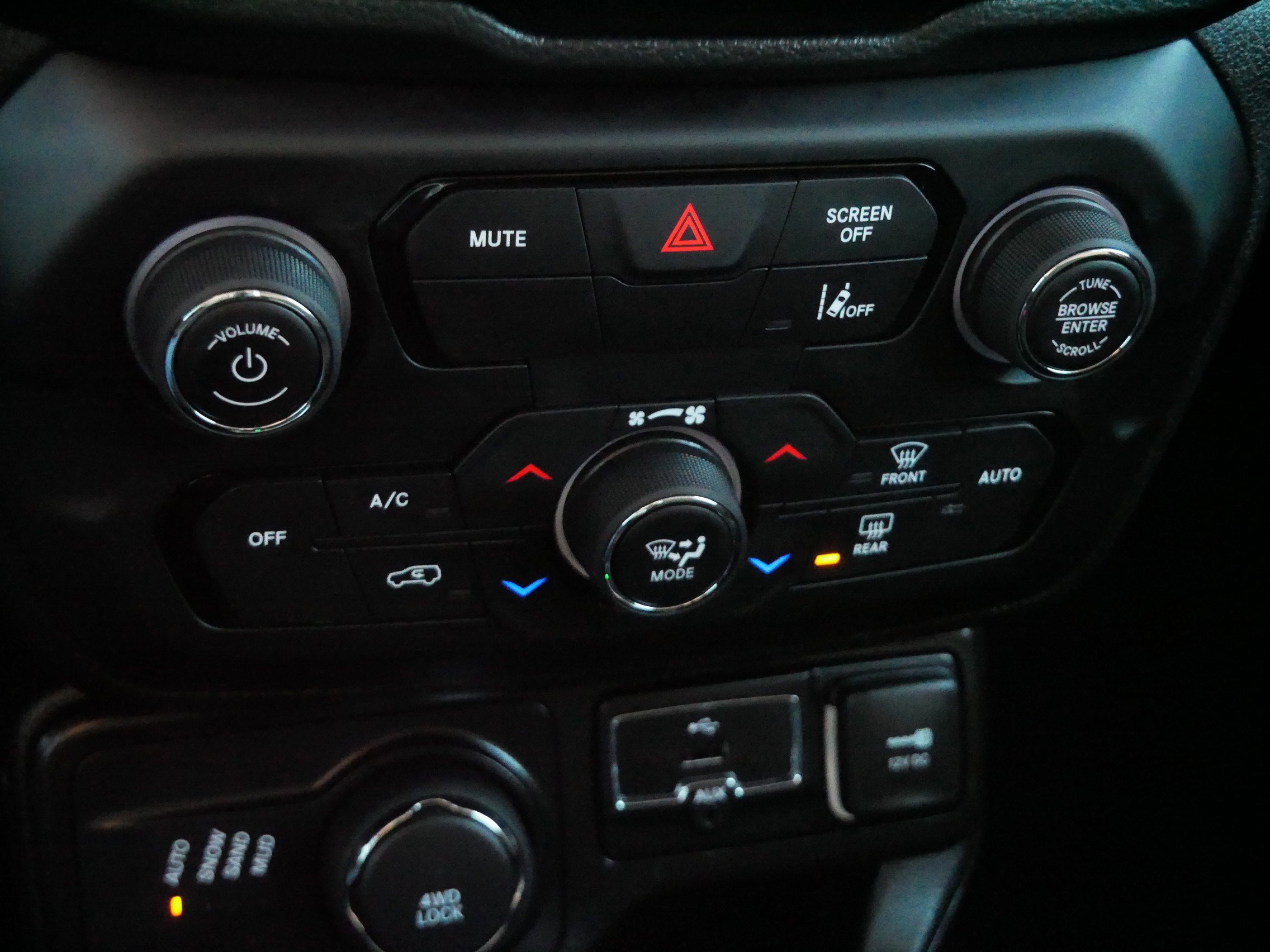 Used 2022 Jeep Renegade Latitude w/ Convenience Group AWD/4WD image 21