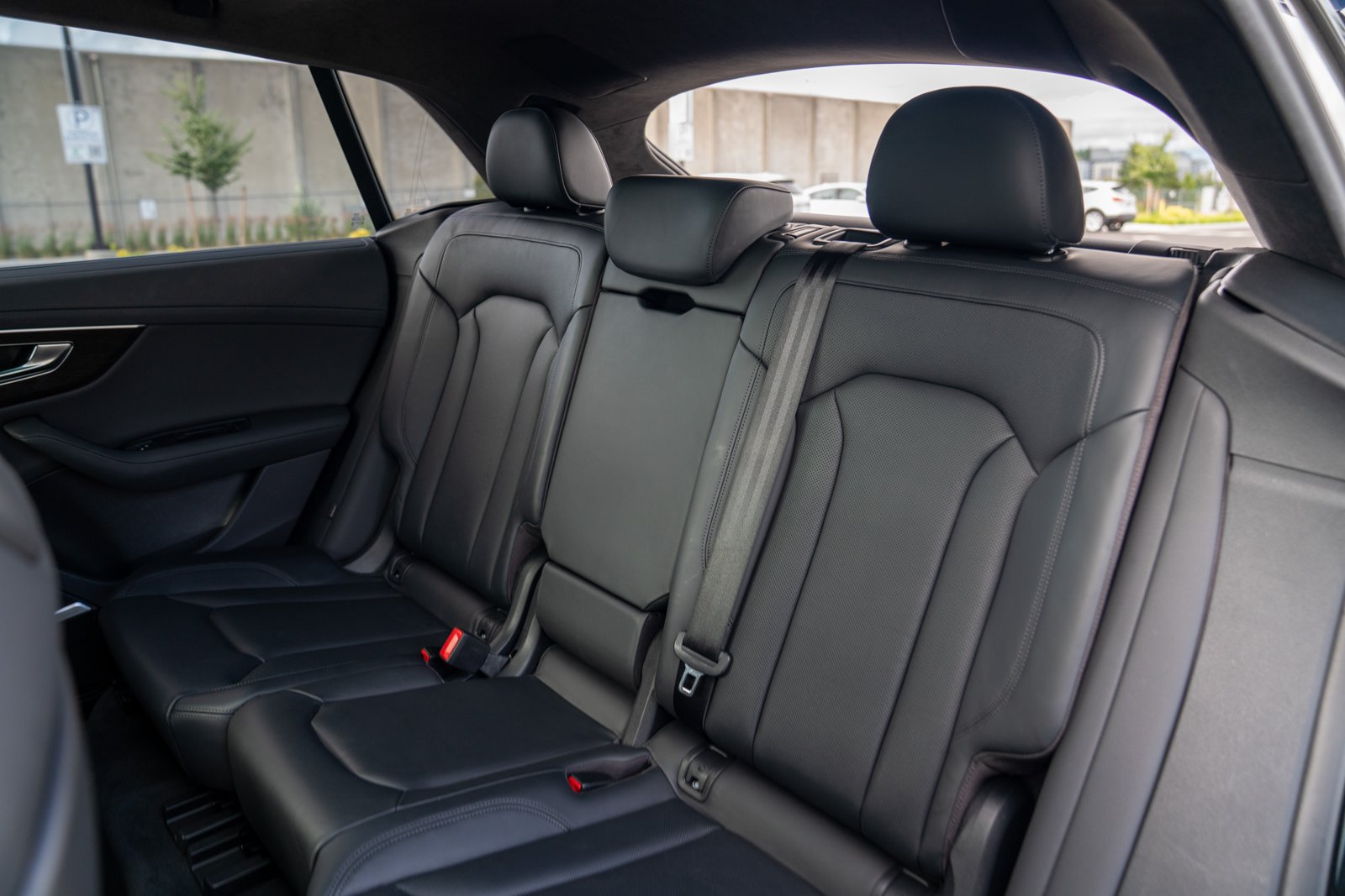 Used 2022 Audi Q8 Prestige AWD/4WD image 22