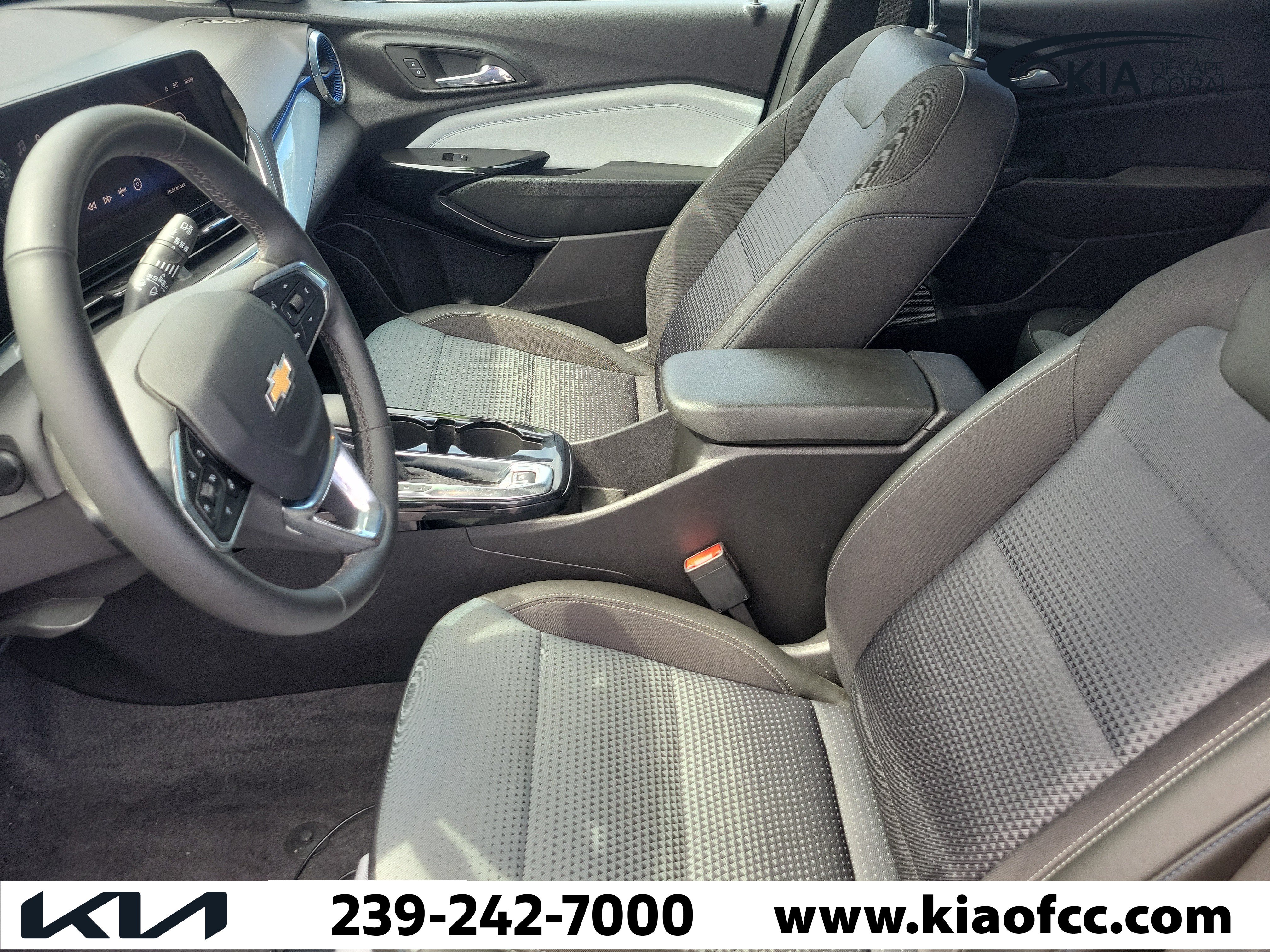 Used 2025 Chevrolet Trax LT w/ Driver Confidence Package FWD image 20