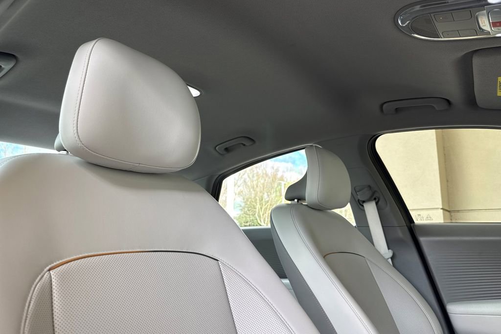 Used 2023 Hyundai Ioniq 6 SEL image 14