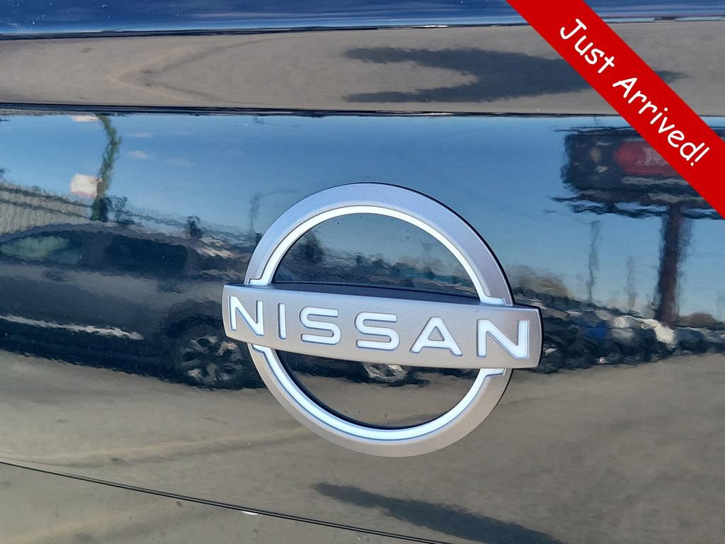 Used 2023 Nissan Versa S w/ Trunk Package image 6