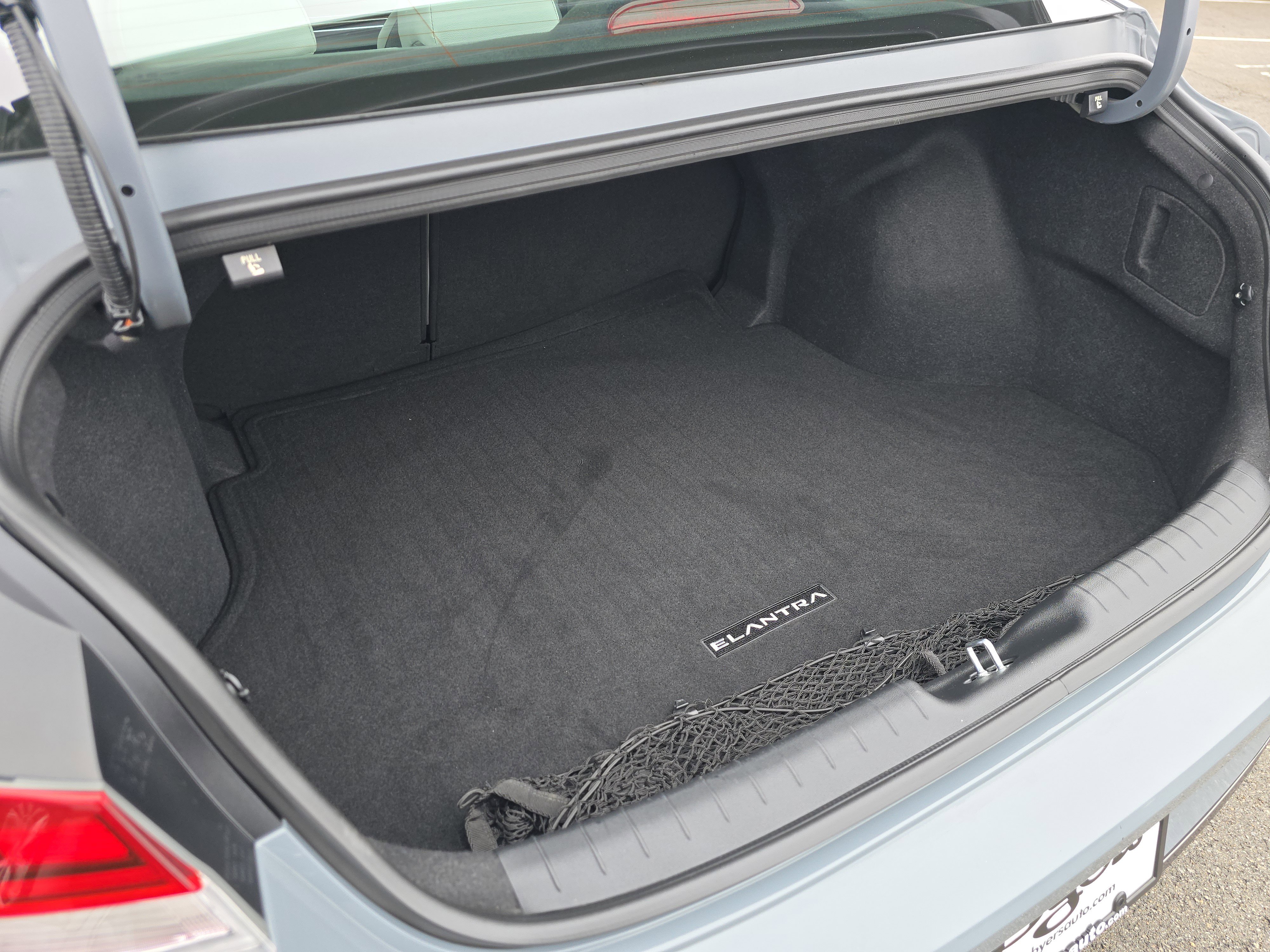 Used 2022 Hyundai Elantra Limited w/ Cargo Package image 15