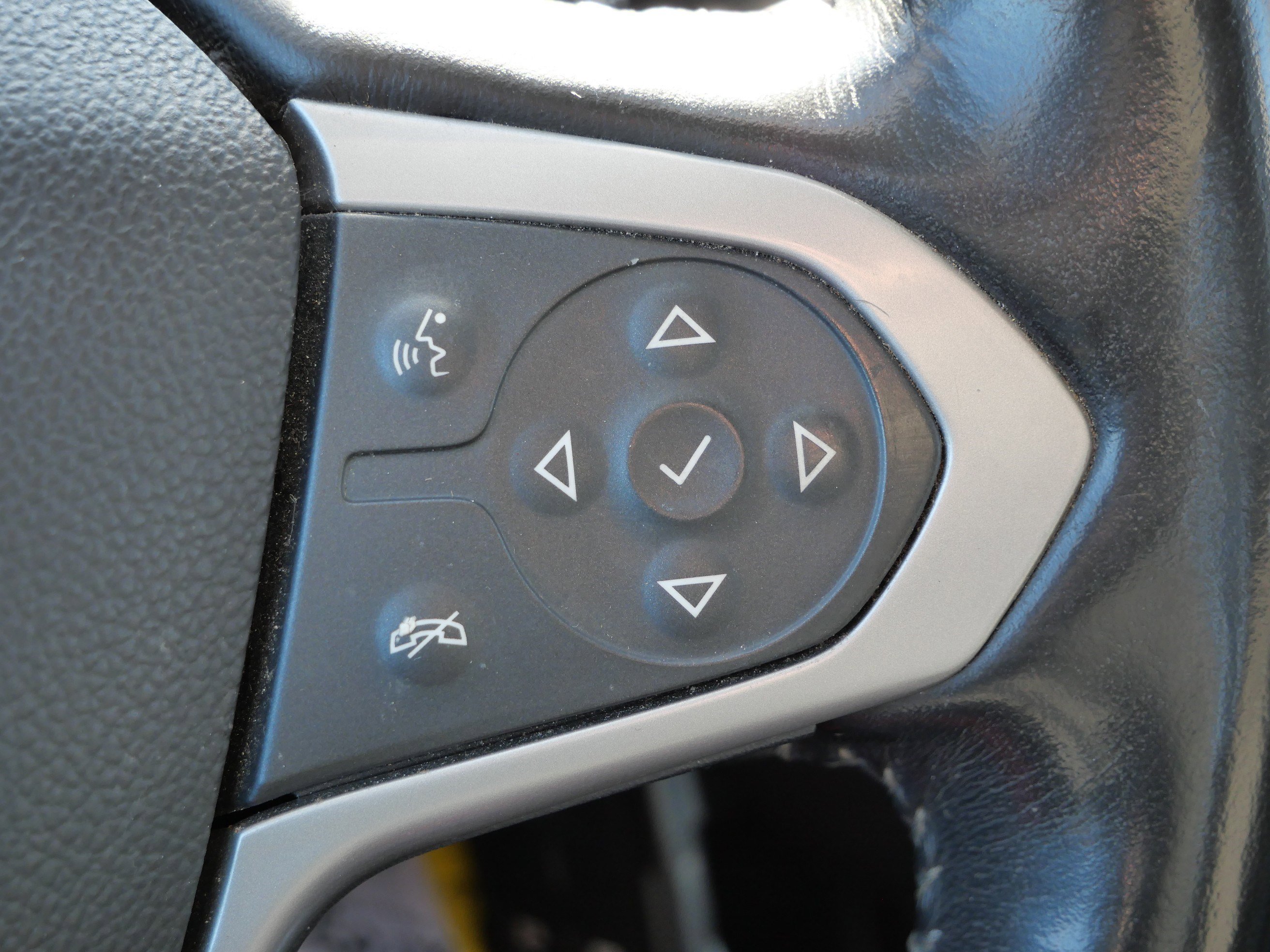 Used 2021 Chevrolet Colorado LT w/ Safety Package image 30