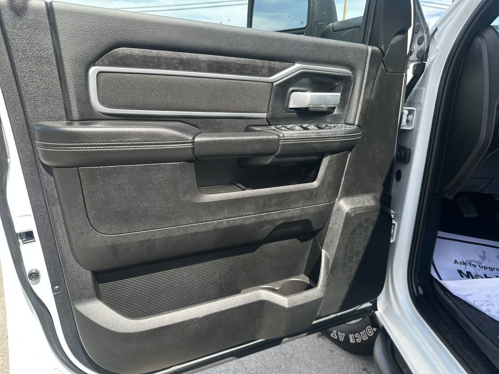 Used 2024 RAM 2500 Big Horn w/ Sport Appearance Package image 10